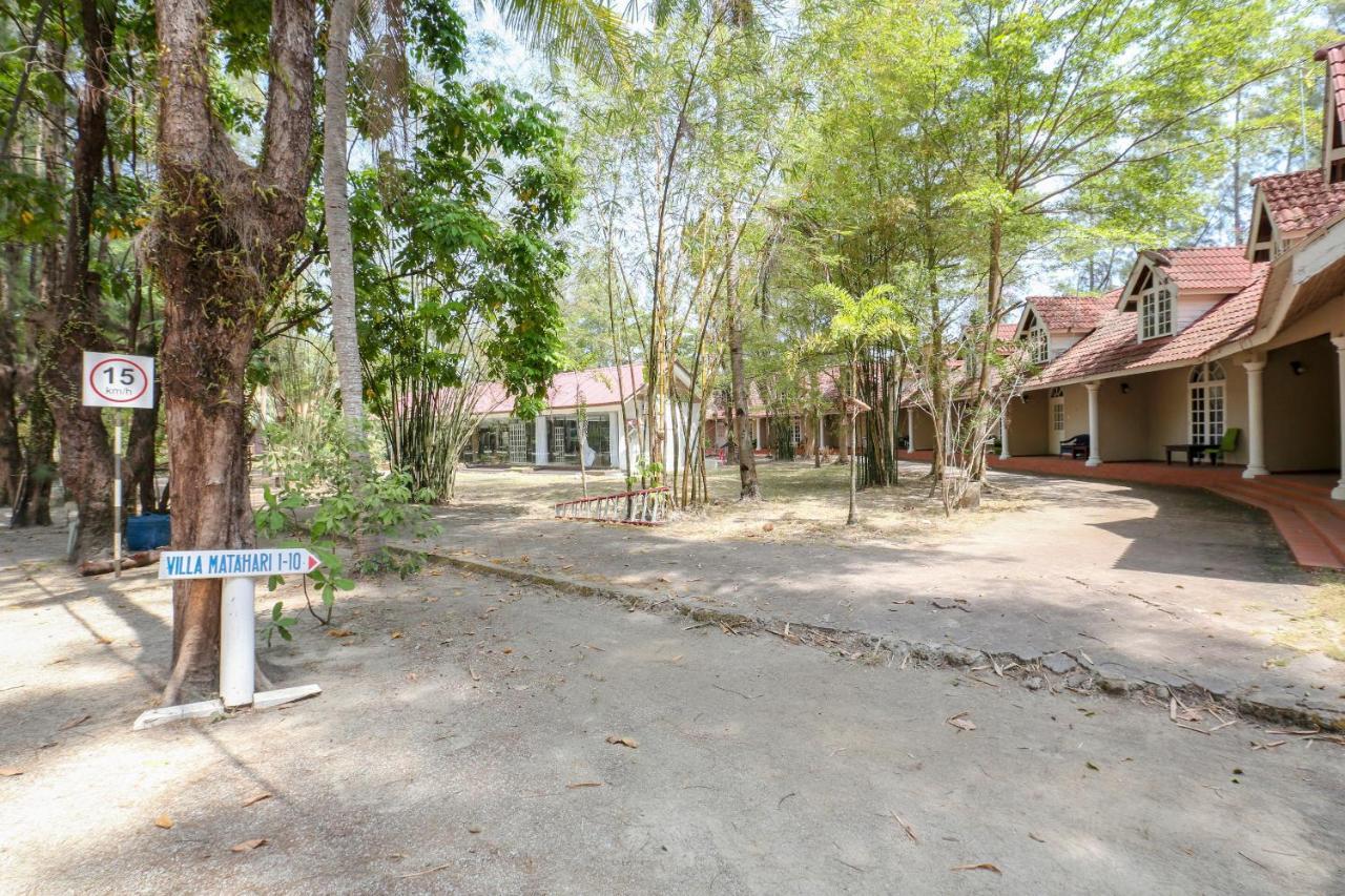 Villa Danialla Beach Resort Kampong Ayer Terjun Pinang Eksteriør bilde