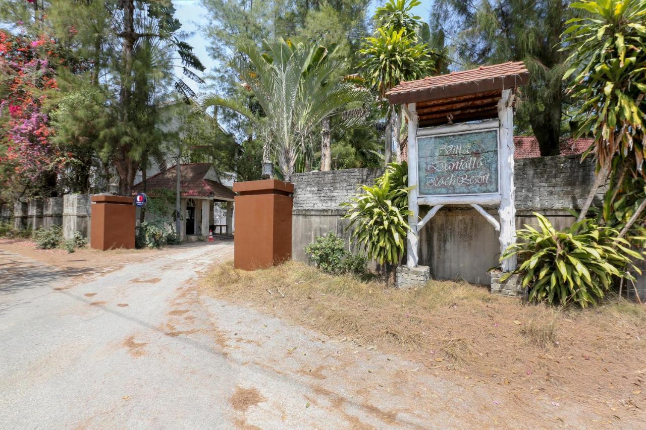 Villa Danialla Beach Resort Kampong Ayer Terjun Pinang Eksteriør bilde