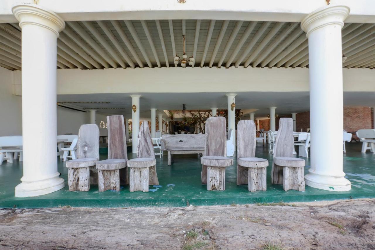 Villa Danialla Beach Resort Kampong Ayer Terjun Pinang Eksteriør bilde